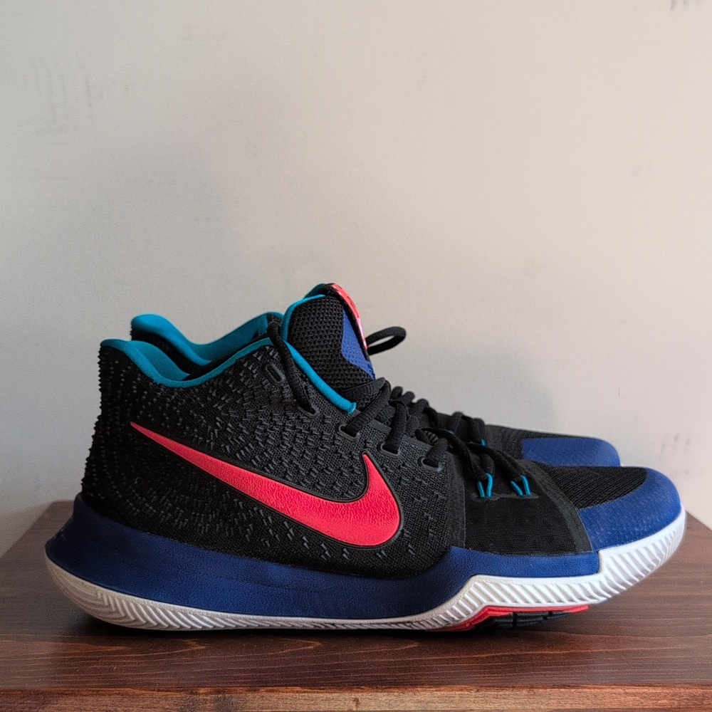 Nike Kyrie 3 Kyrache Light Sz 11